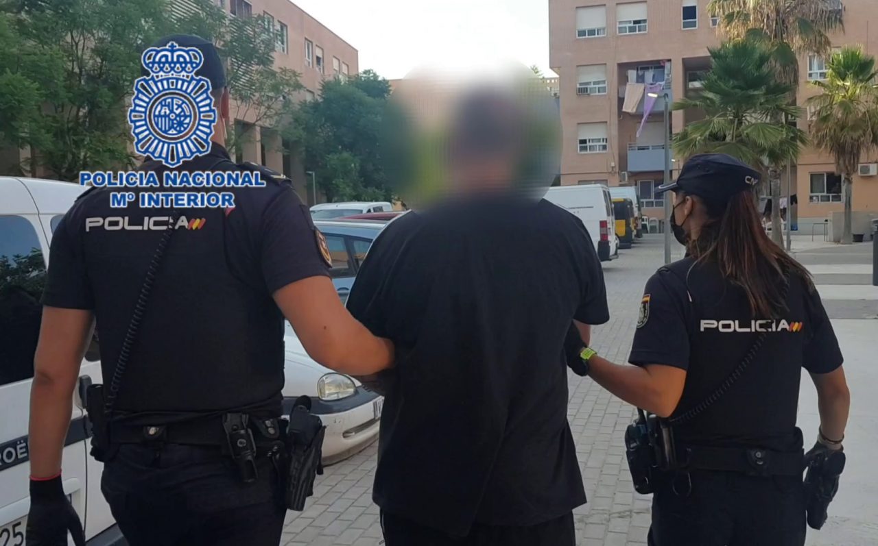 La Policía Nacional ha detenido a cinco personas en una operación